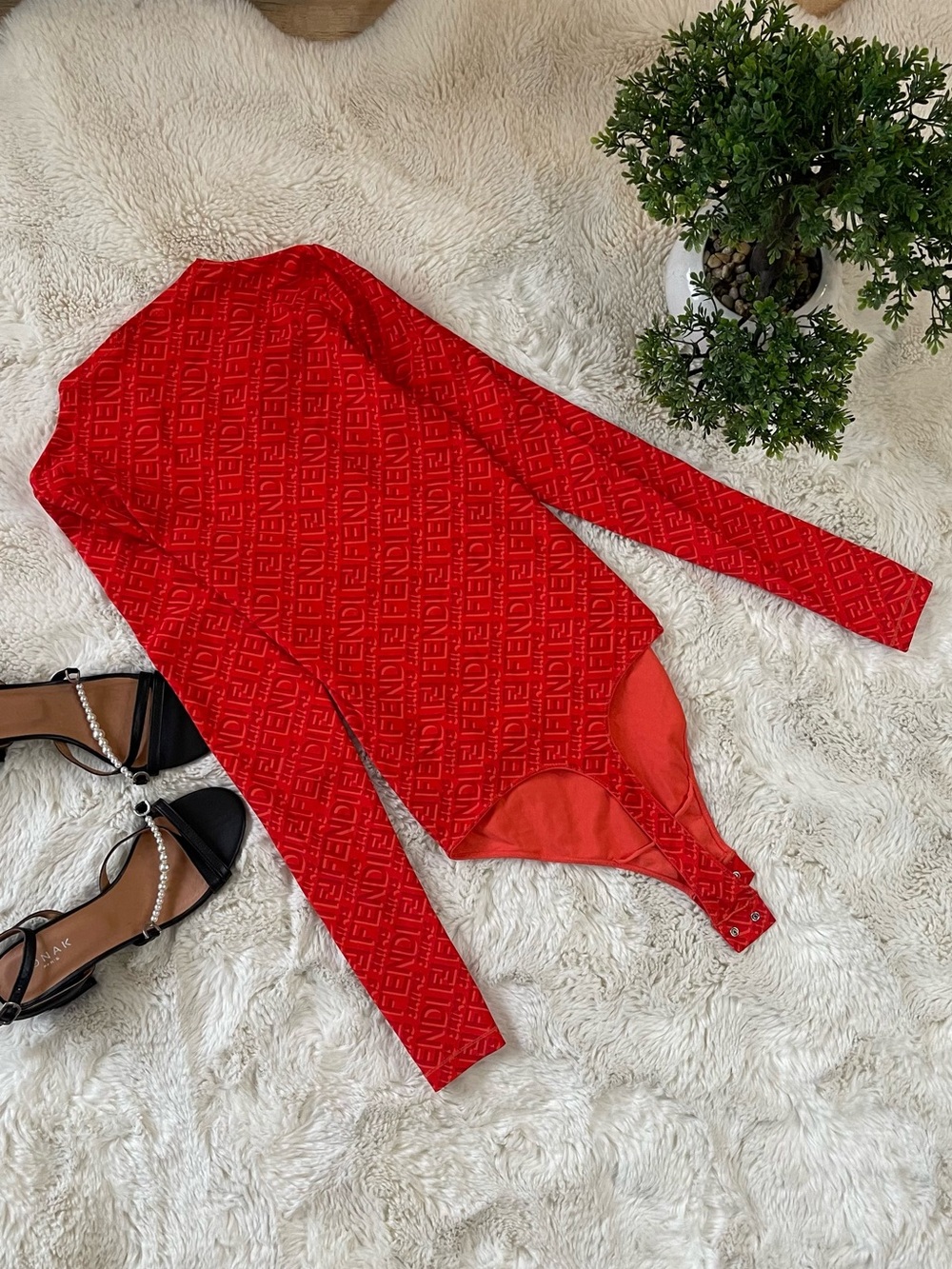 Fendi x SKIMS Red Logo Print Long Sleeve Bodysuit – Estimated Size S - Picture 4 of 7